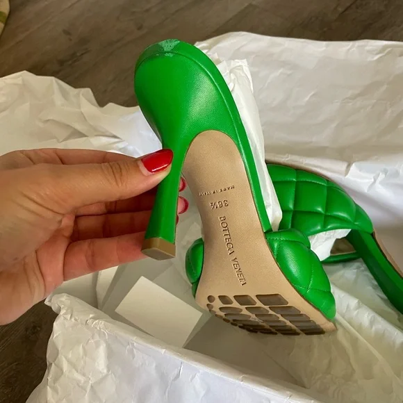BOTTEGA VENETA
Parakeet Green Quilted Leather Padded Mule Heels Sandals 38 38.5 - Picture 3 of 8
